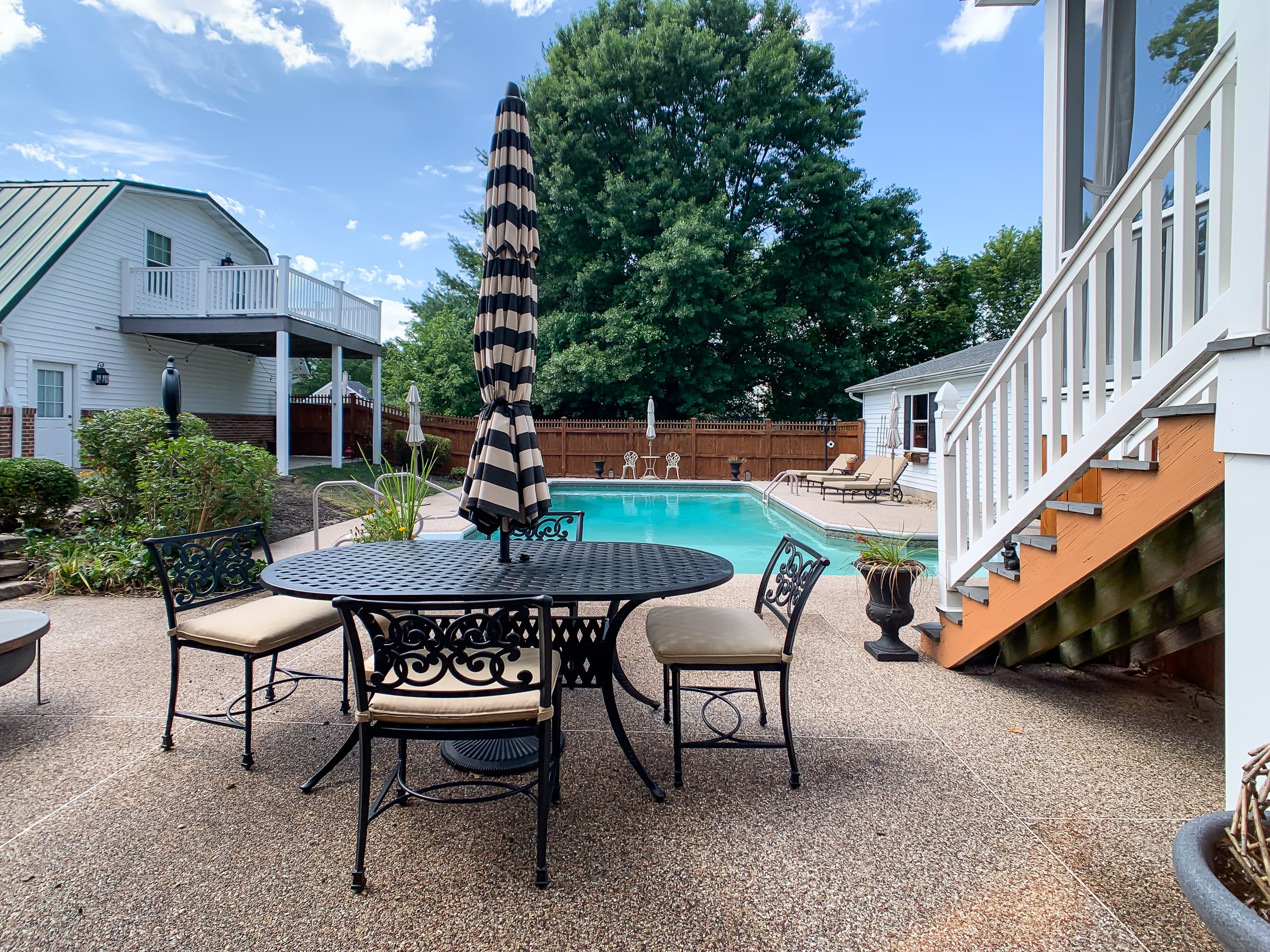 Backyard patio at the Bees Knees private pool