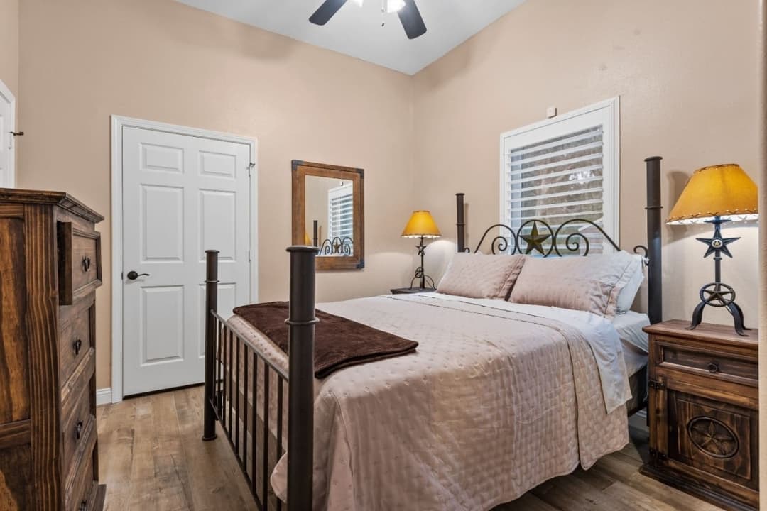 Gallery Image 12