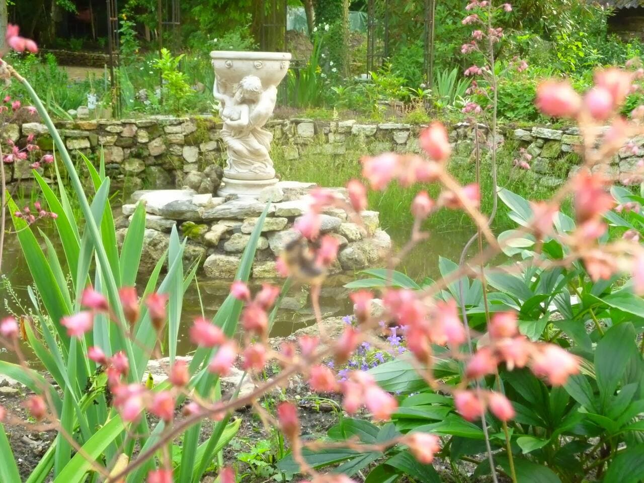 La fontaine aux amoureux sur le ru Saint Nicolas