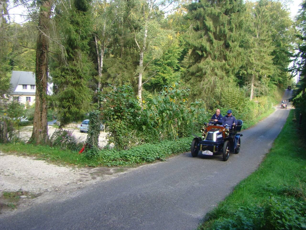 Grand sentier GR12 pour les amateurs de grandes promenades entre Amsterdam et Paris. En voiture, vélo et même à pied !