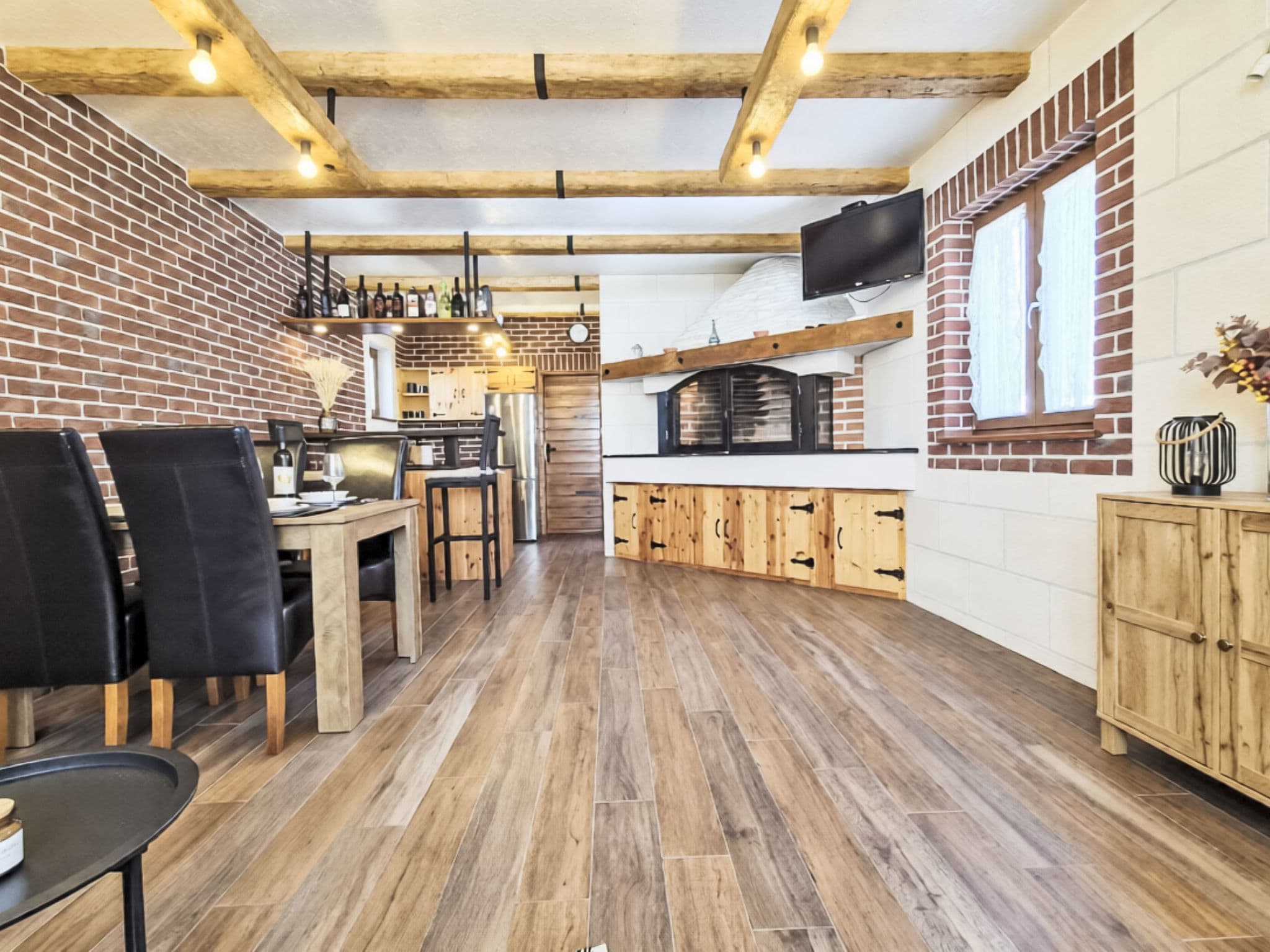 Kitchen / Dining Room