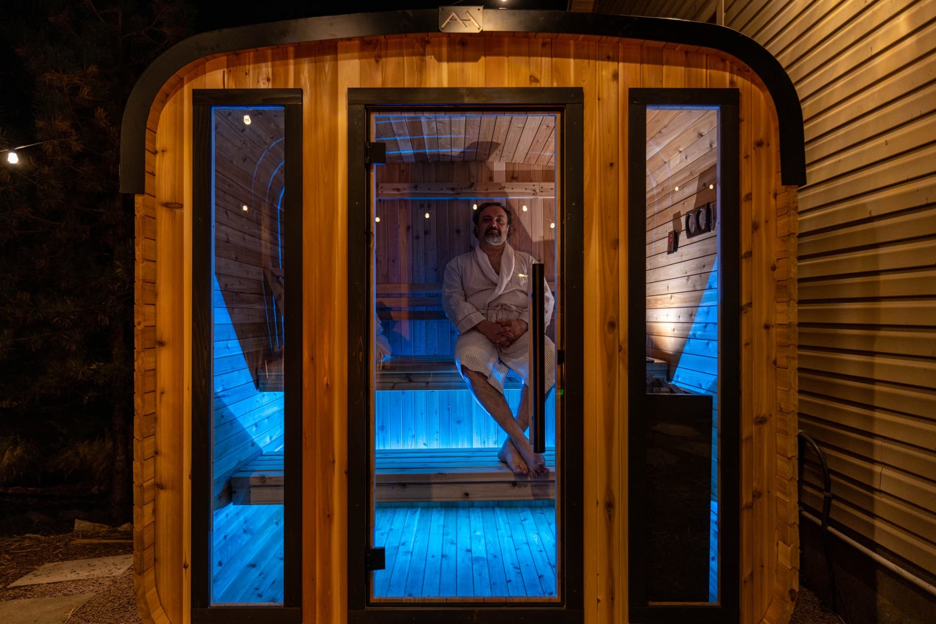 Private sauna retreat 🧖‍♂️ Scandinavian-inspired cube sauna with seating for up to 6 - unwind, recharge, and enjoy the glow.