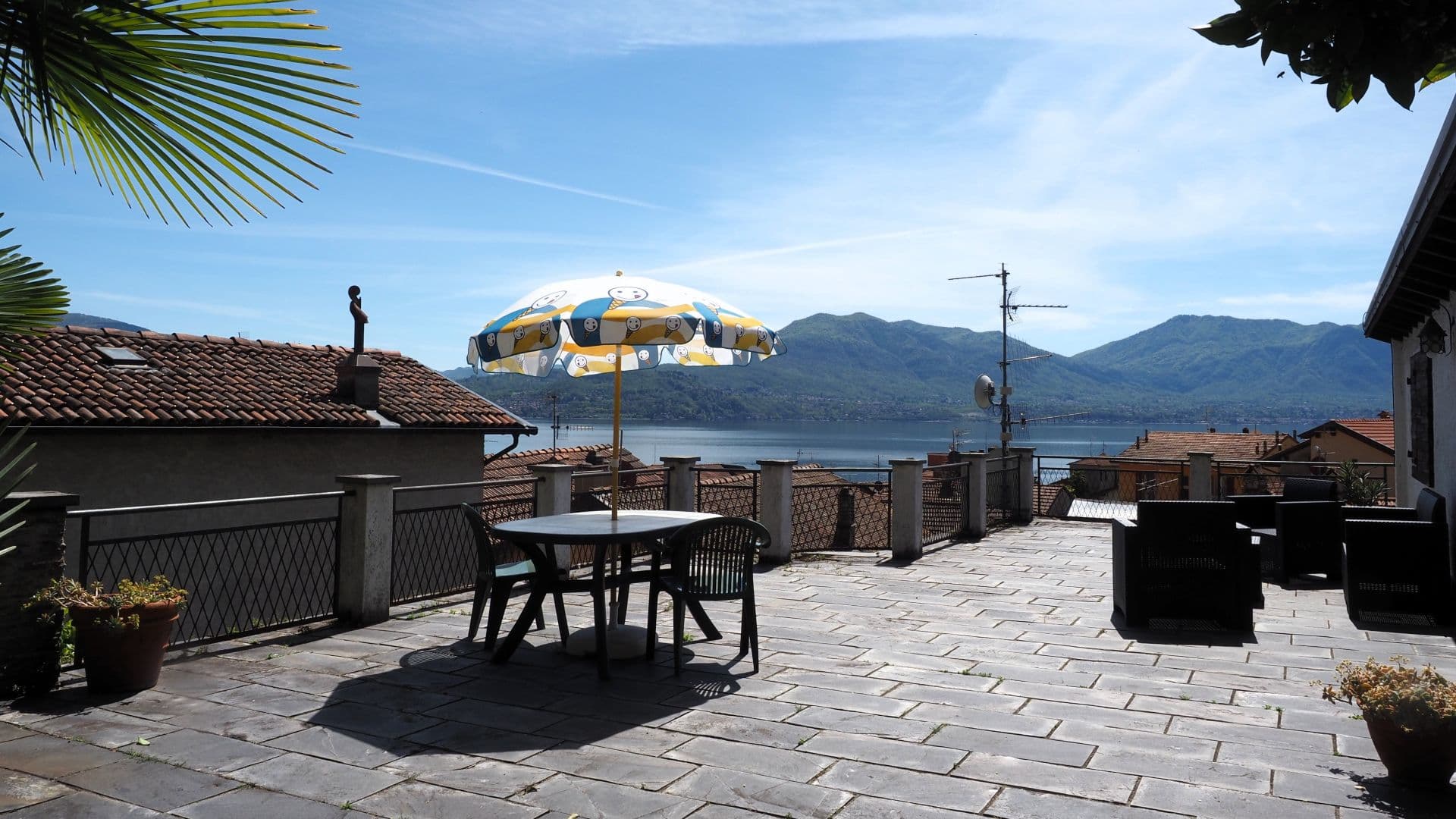Ferienwohnung mit Seeblick Terrasse Lago Maggiore Cannero Riviera Franziskas Place Garten