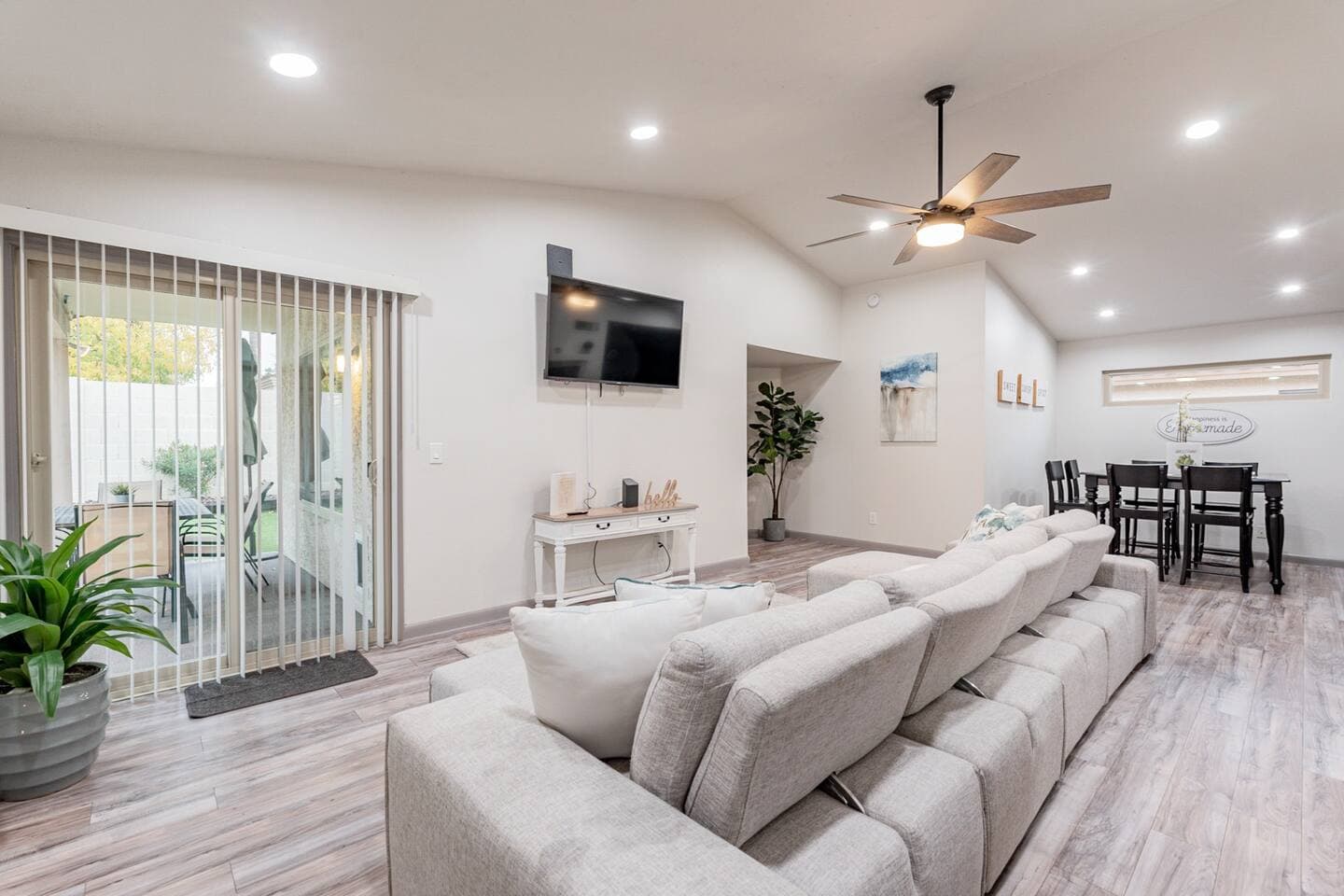 Perfect Staycation - Great lighting and open concept in the living area.