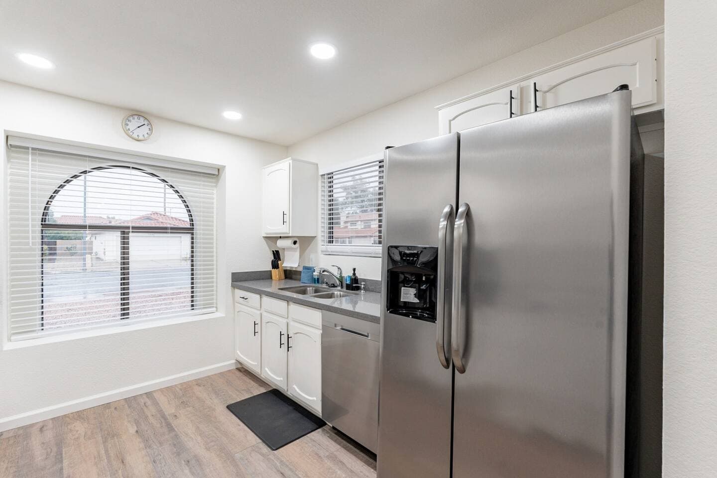 Perfect Escape - Kitchen with all new stainless steel appliances.
