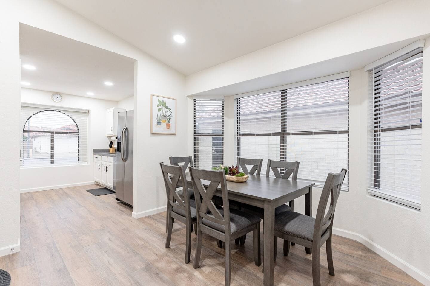 Perfect Escape - Dining room open to kitchen with seating for 6.