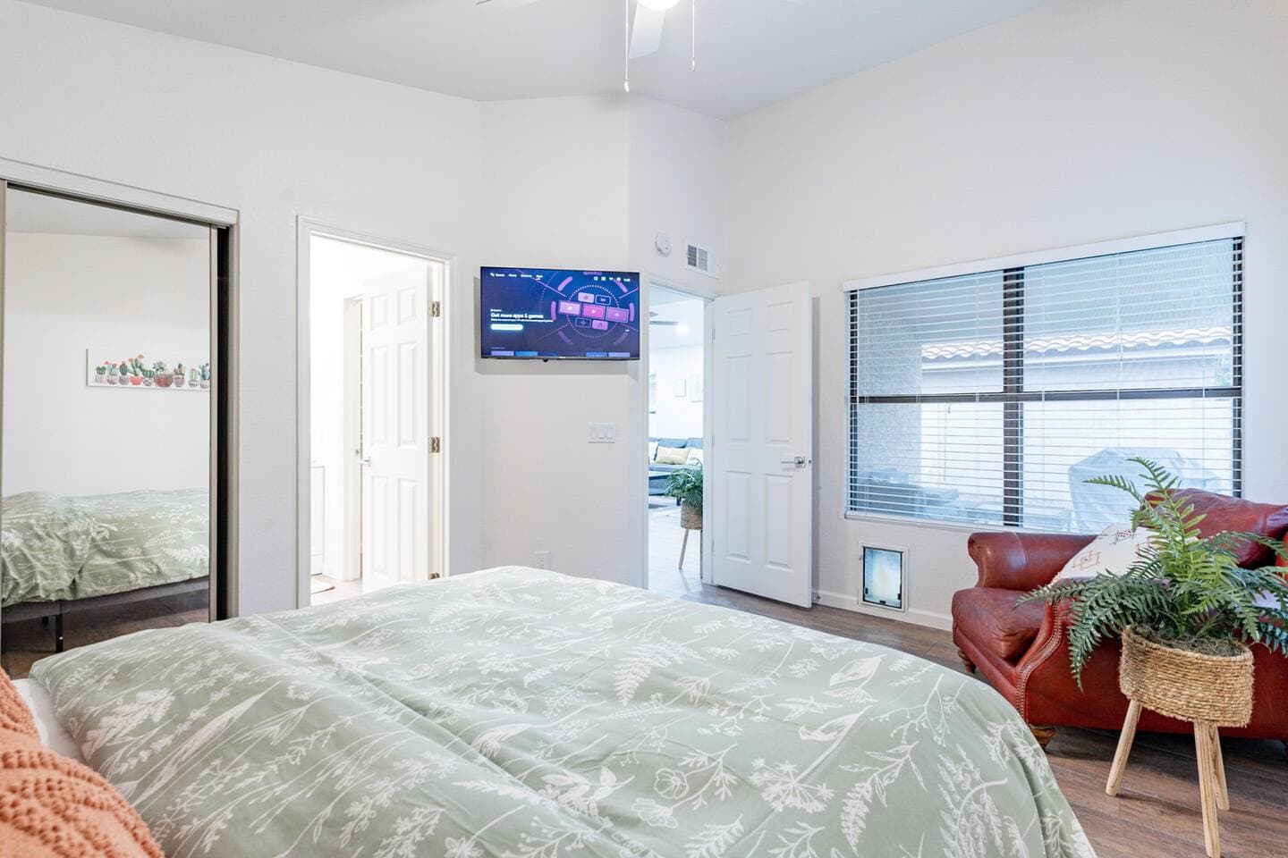 Perfect Escape - Doggie door access also from the Master bedroom.