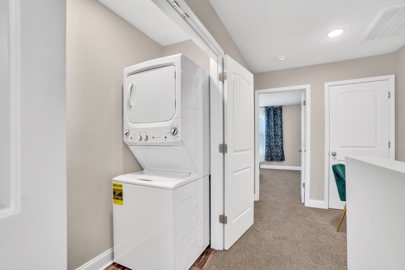24. Laundry room.jpg