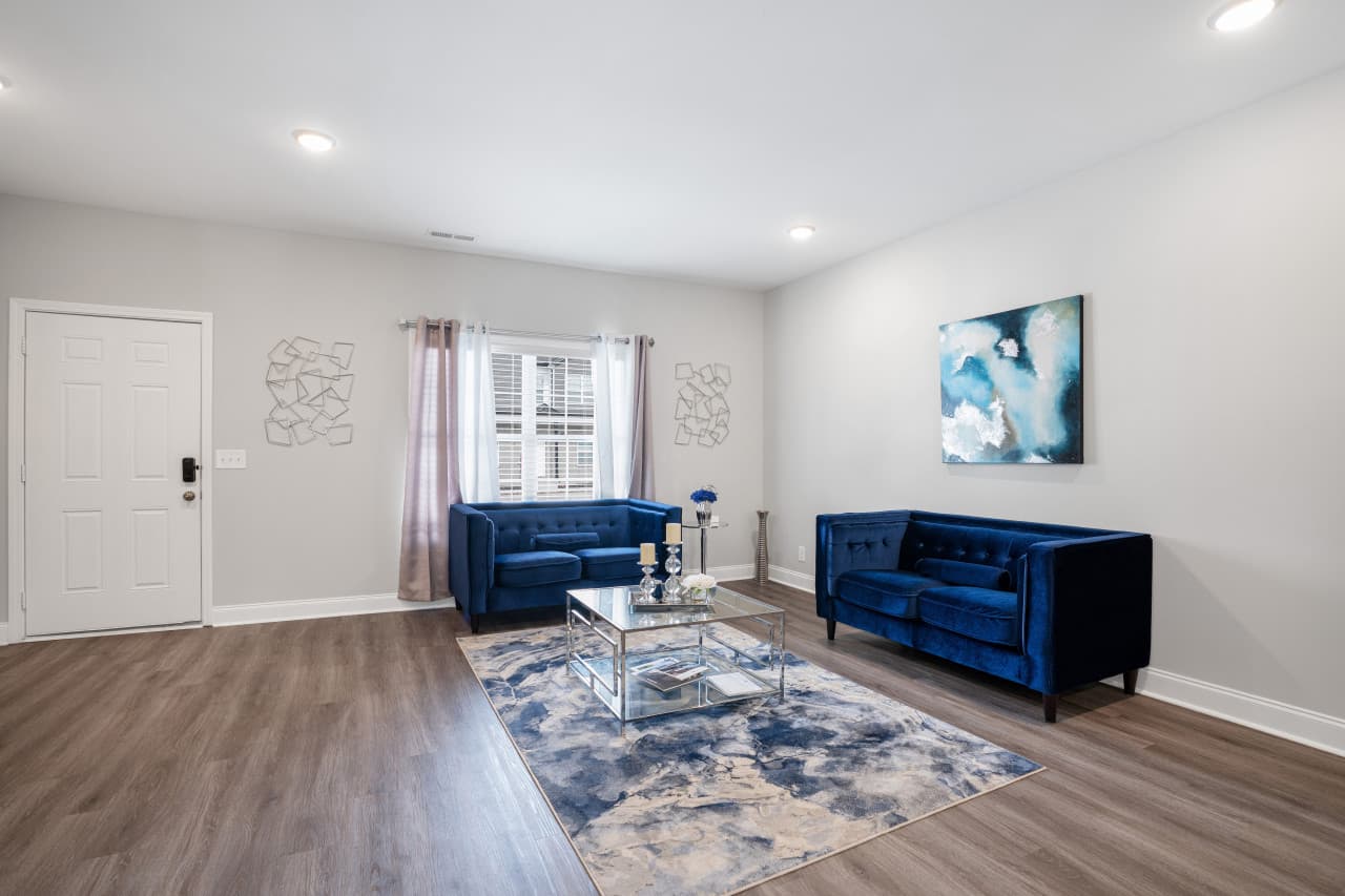 5. Living room.jpg