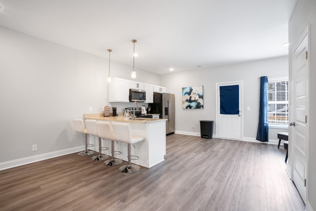 15. Kitchen.jpg