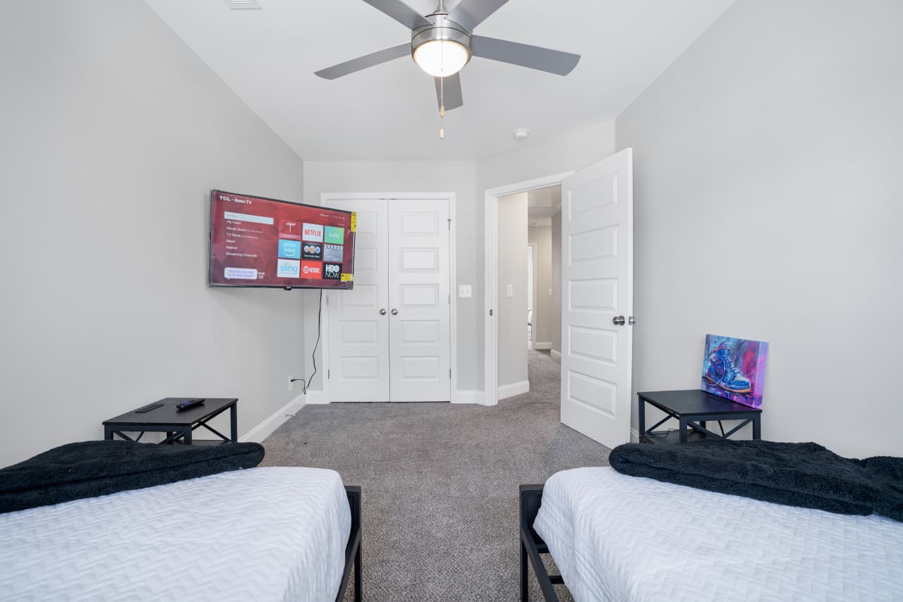 28. Bedroom 3.jpg