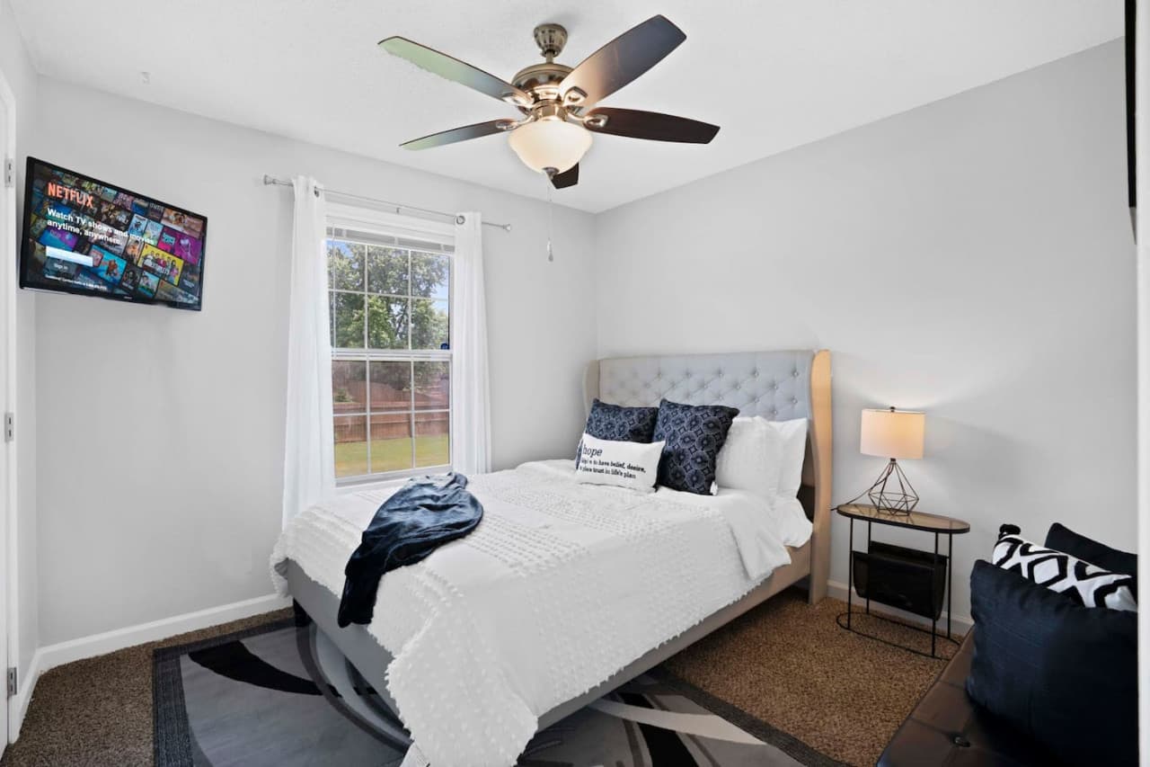 2nd bedroom with a Queen size bed and sitting area
