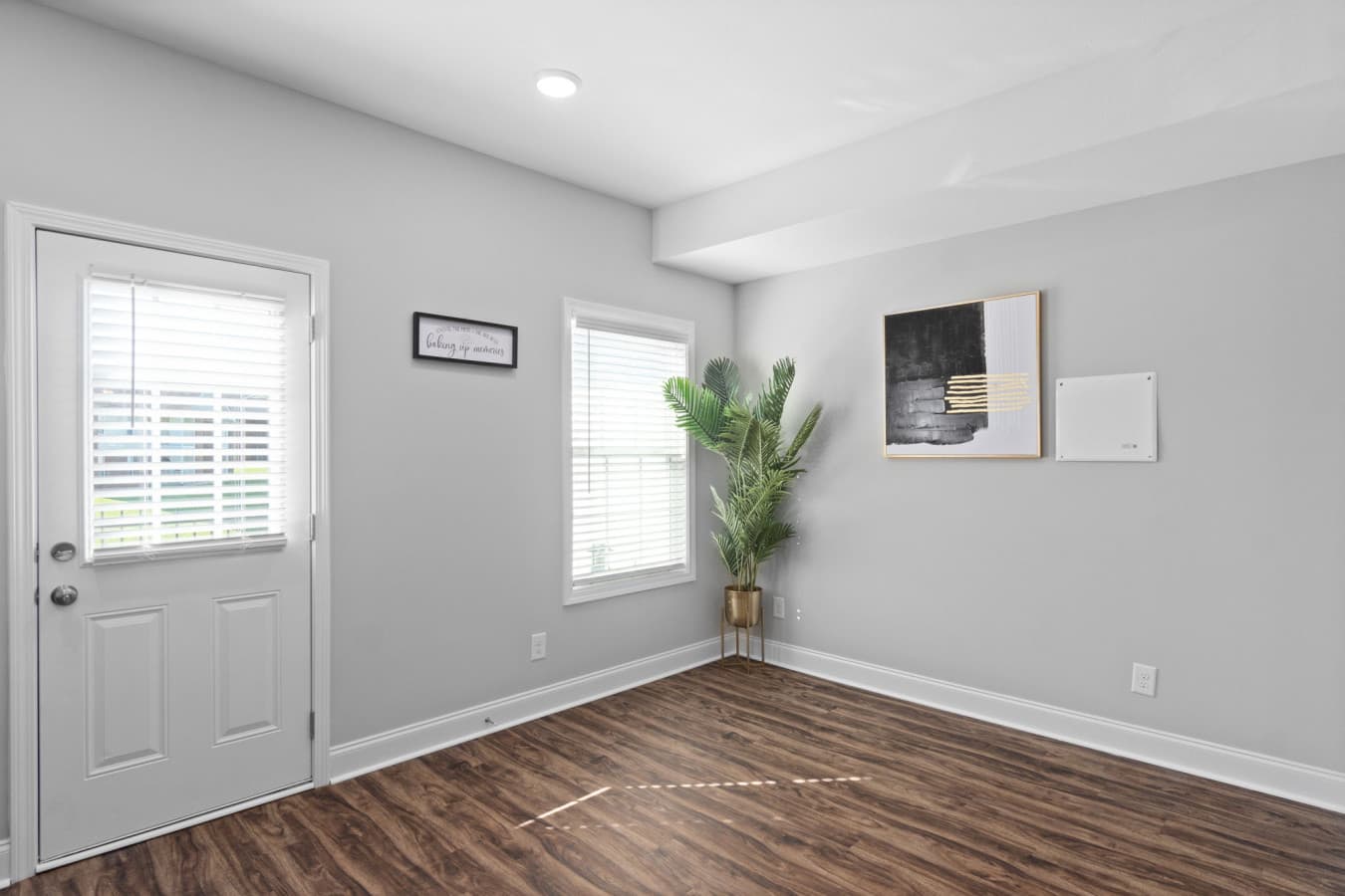 16-web-or-mls-541-new-s-dr-403.jpg