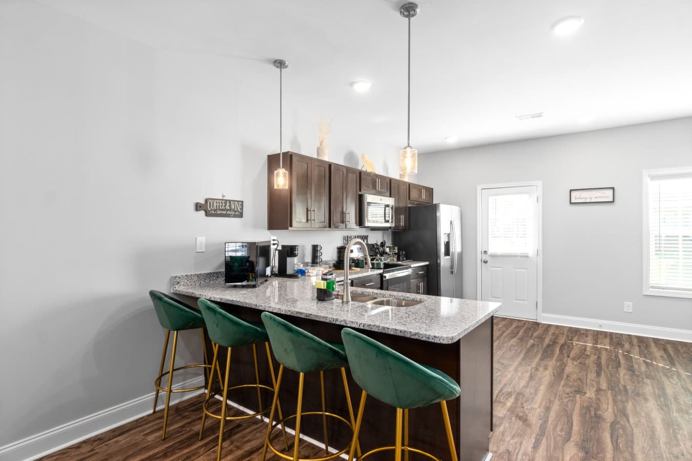 11-web-or-mls-541-new-s-dr-403.jpg