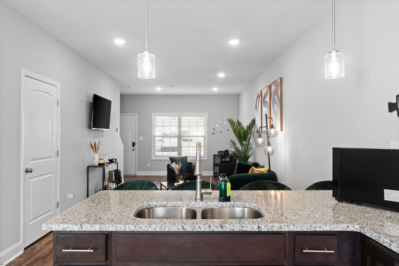 15-web-or-mls-541-new-s-dr-403.jpg