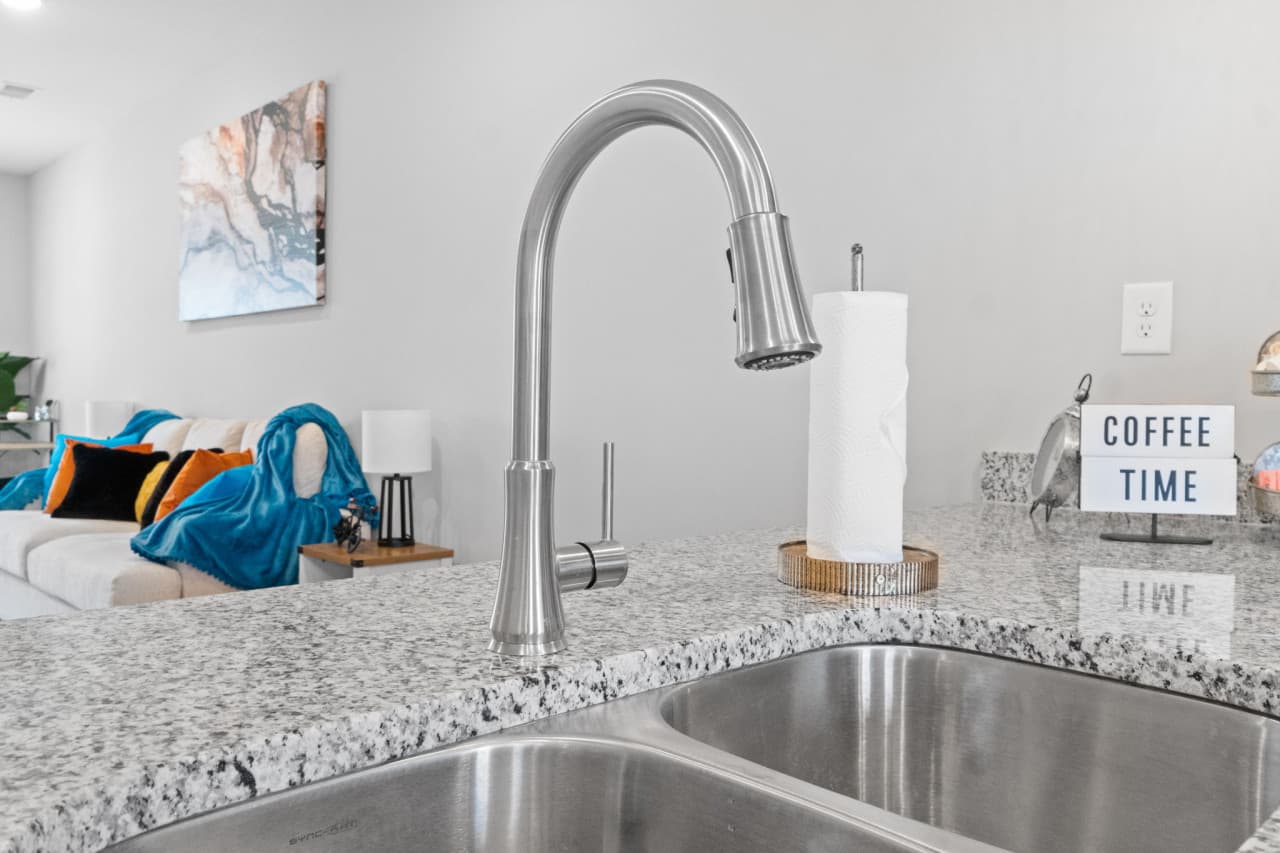 11-web-or-mls-541-new-s-dr-206.jpg