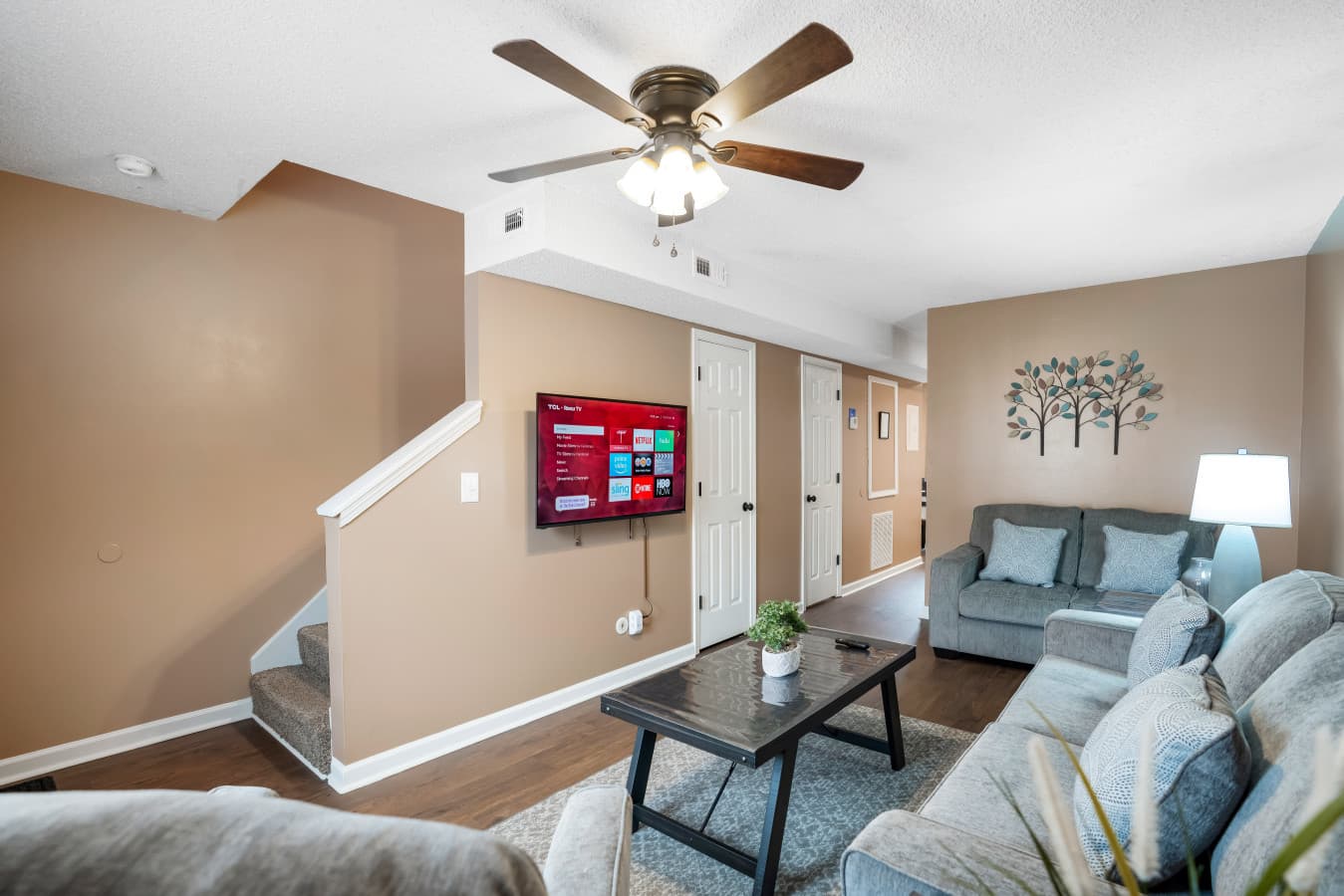 5. Living room.jpg