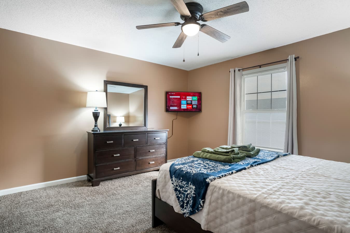 14. Bedroom 1.jpg