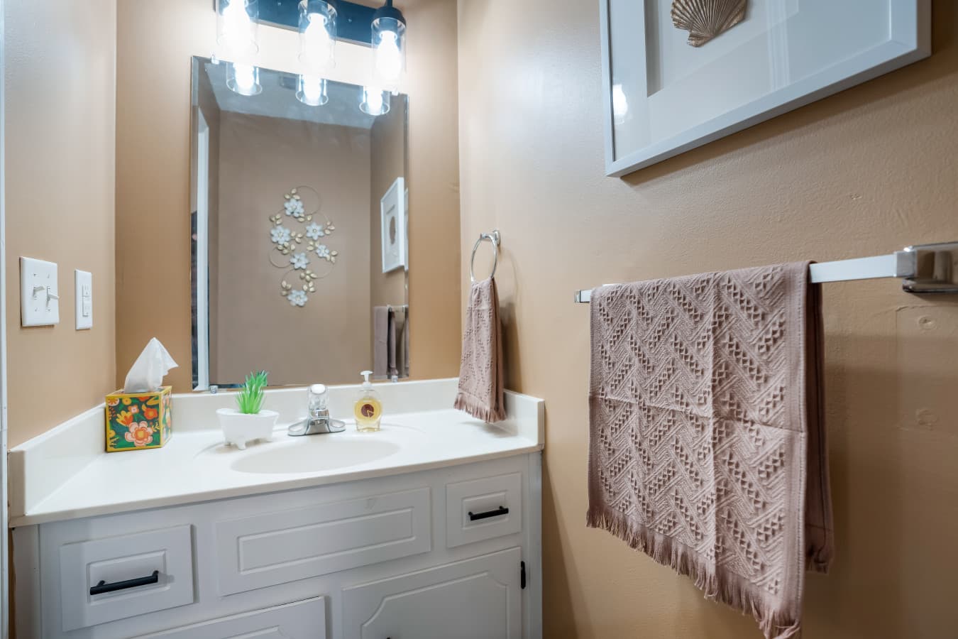 20. Half Bath.jpg