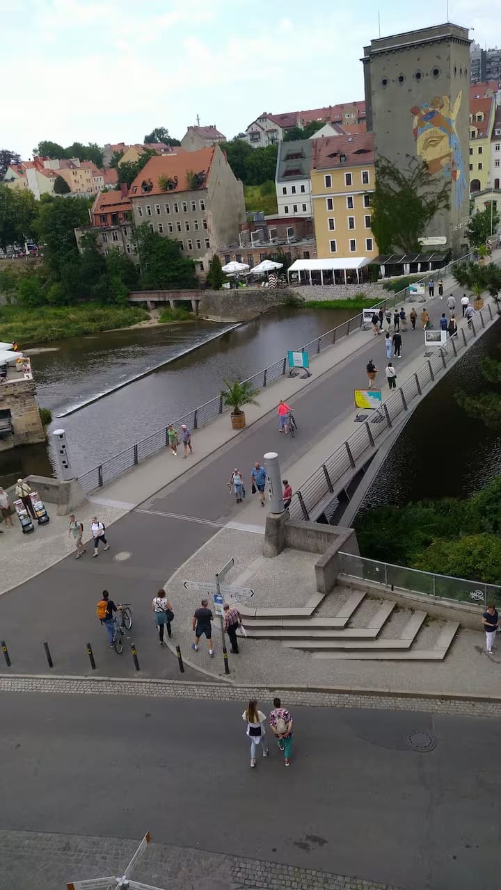 Aussicht aus der Leseecke des Wohnzimmers über die Altstadtbrücke nach Polen