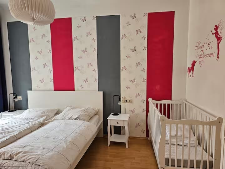 Schlafzimmer mit Aussicht auf die Altstadt
