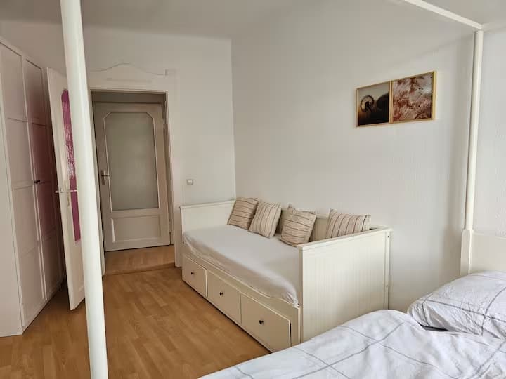 Schlafzimmer 2 Doppelschlafsofa als Einzelbett