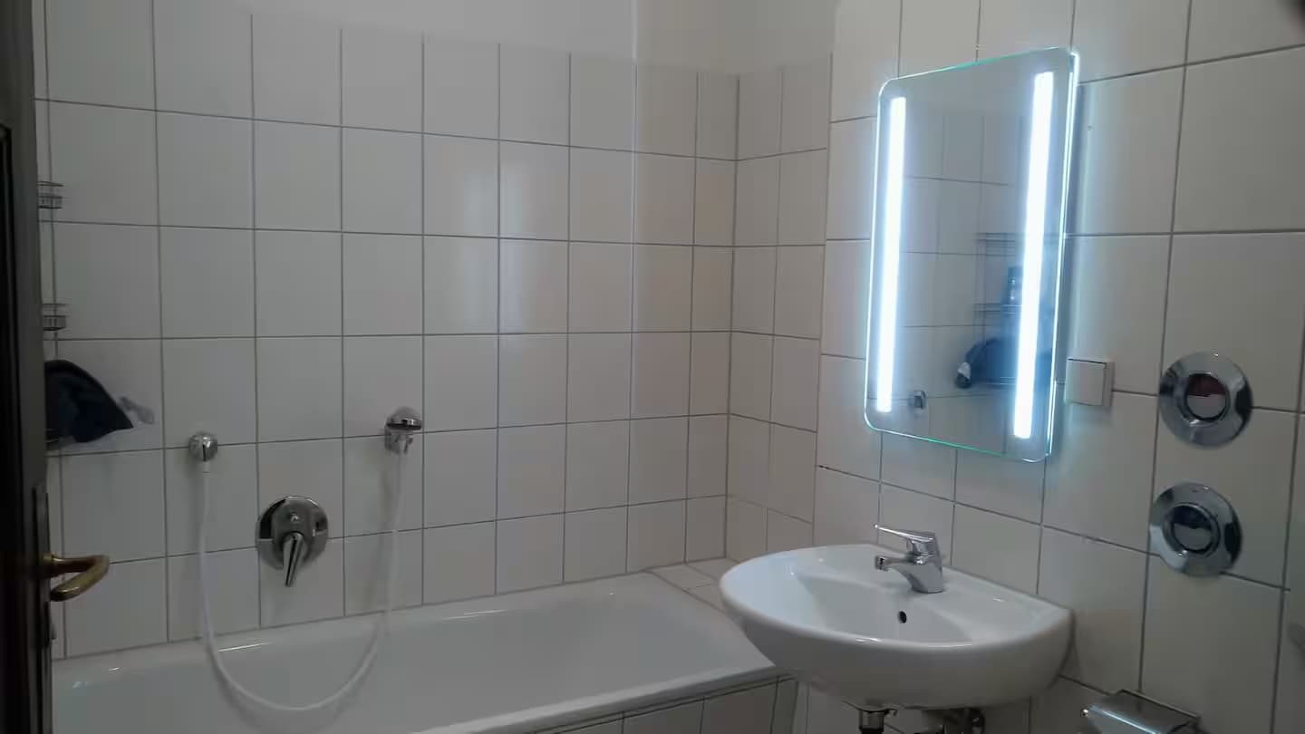 Badezimmer mit Badewanne