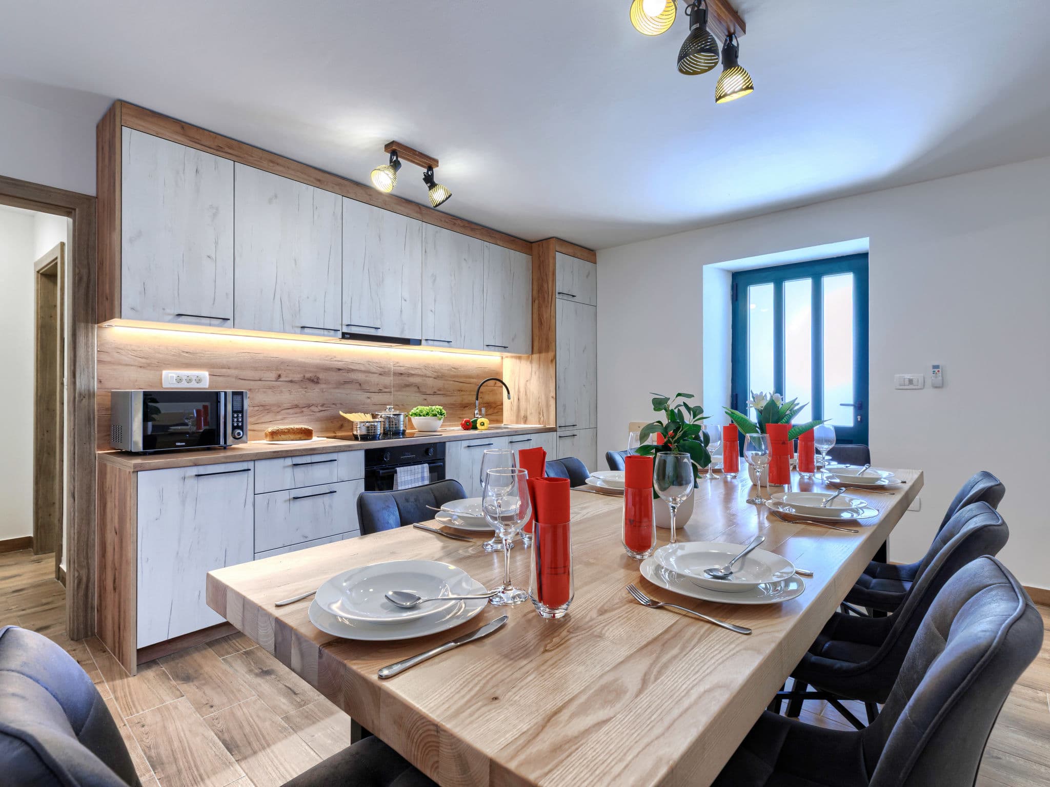 Kitchen / Dining Room