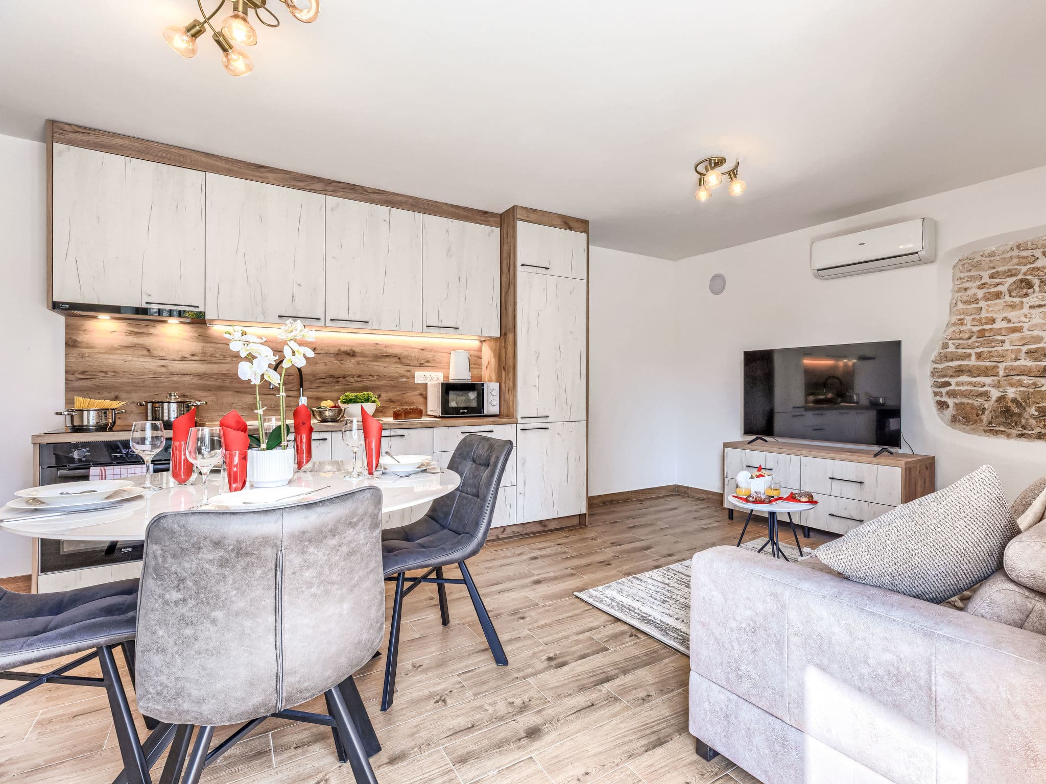 Kitchen / Dining Room