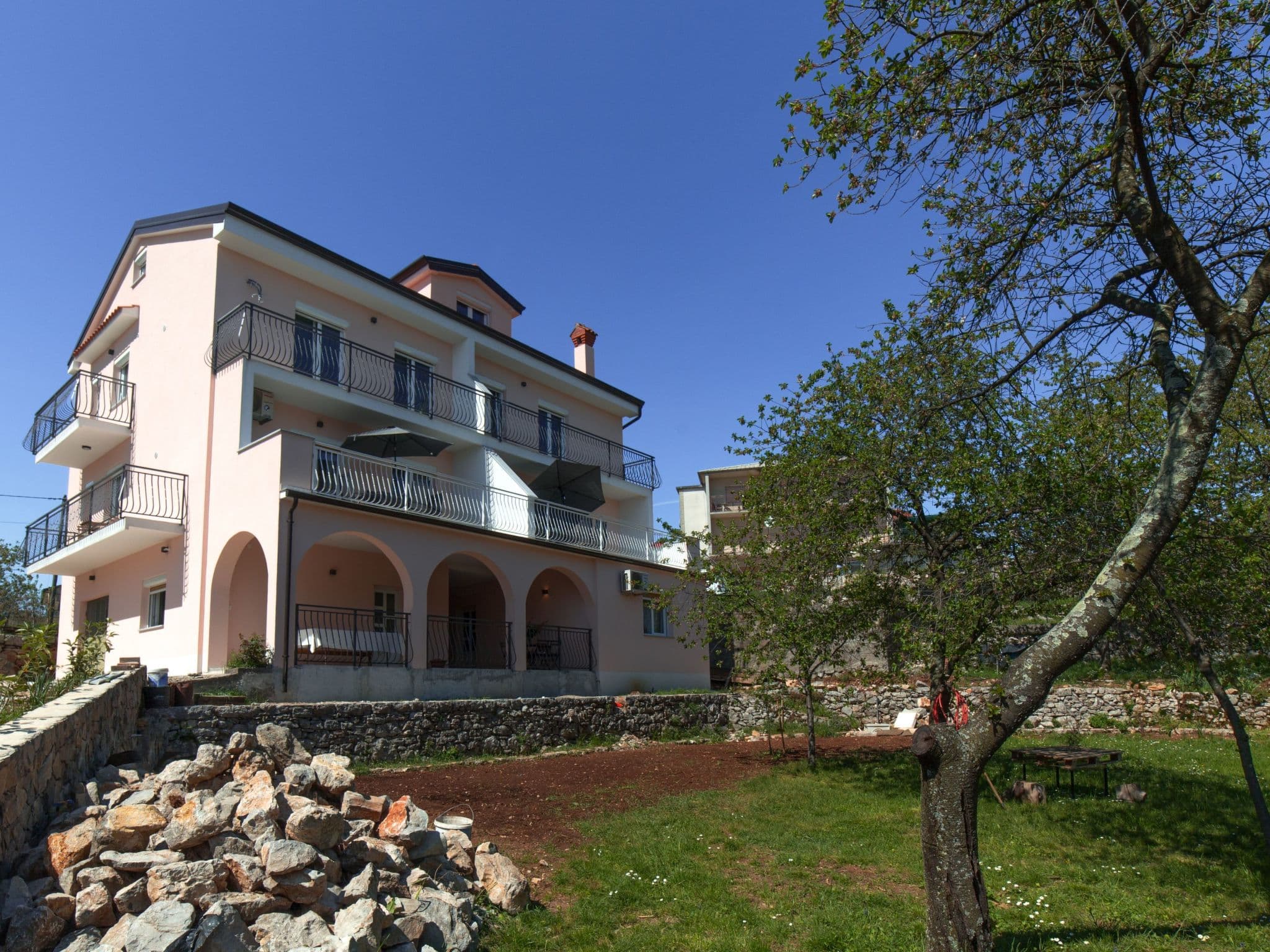 Gallery Image 16