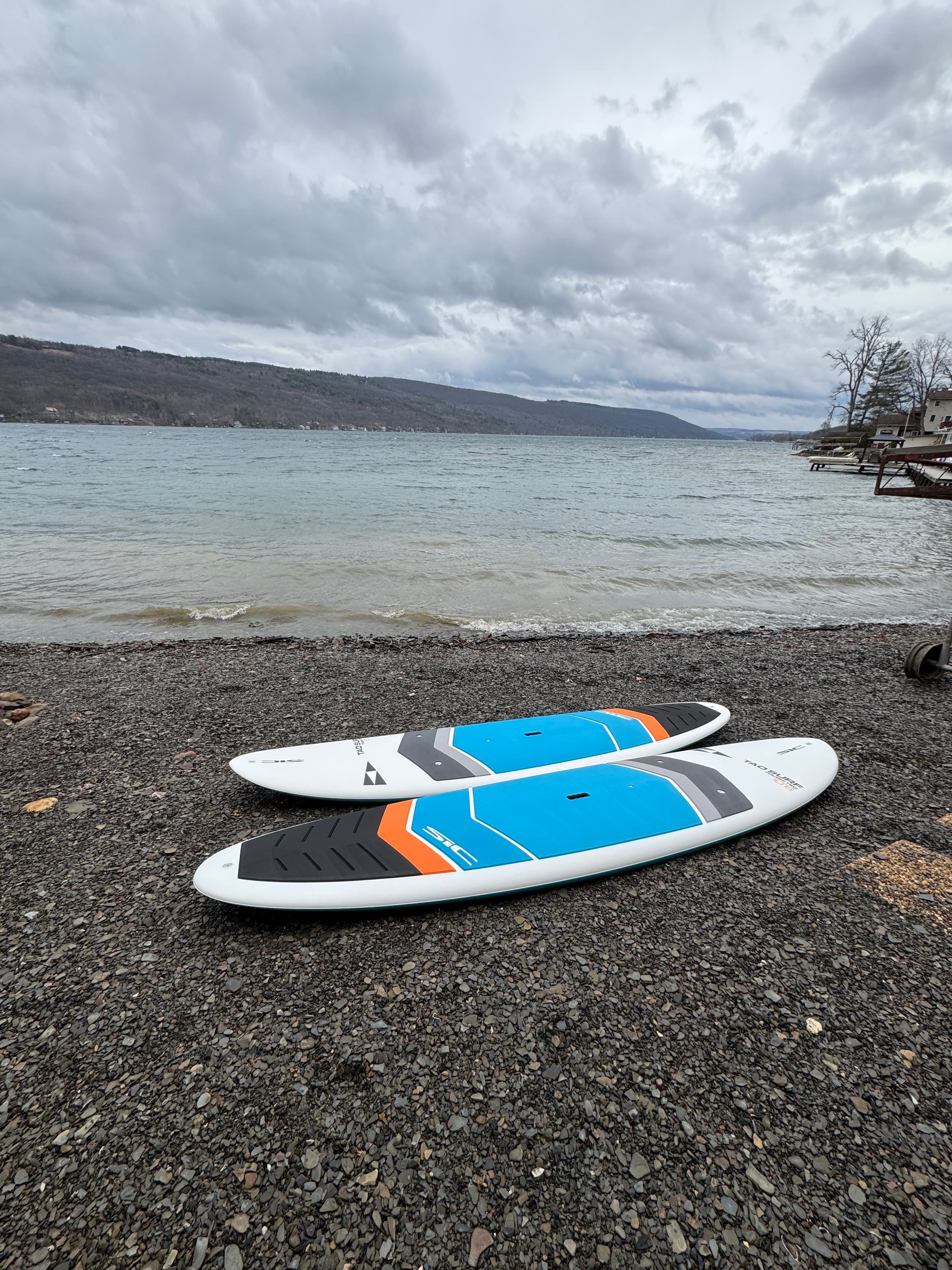 10’6 foot paddle x 2 and 2 kayaks do guests to use