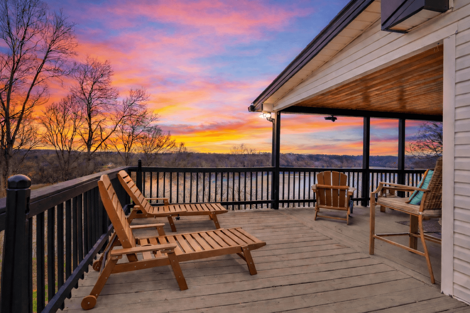 Lounge chairs lakeview - relax and enjoy!