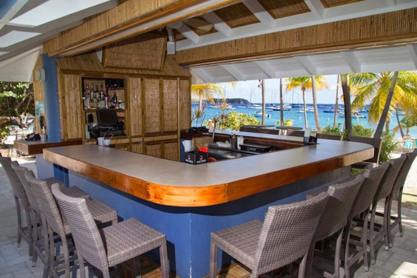 Pool Bar