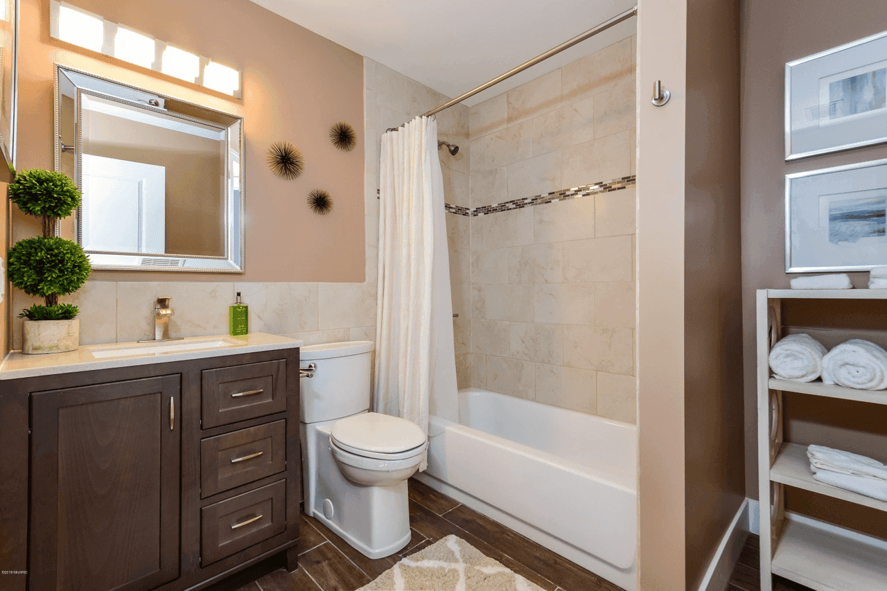 Inside Bath4a LL