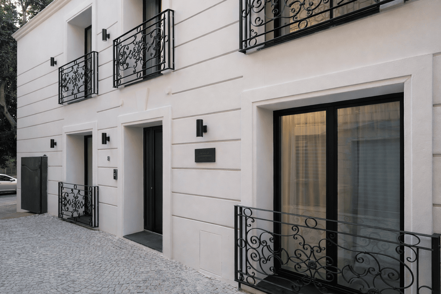 AZULIS Tigellio Suites in Olbia facade by RENTAL12