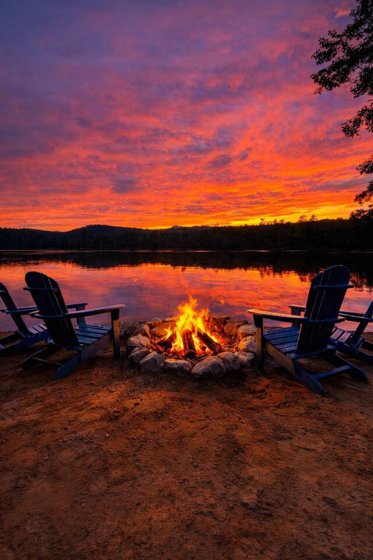 Dusk glow, lights warm, and the whole place feels like it’s exhaling. This is the moment you know you booked the right getaway.