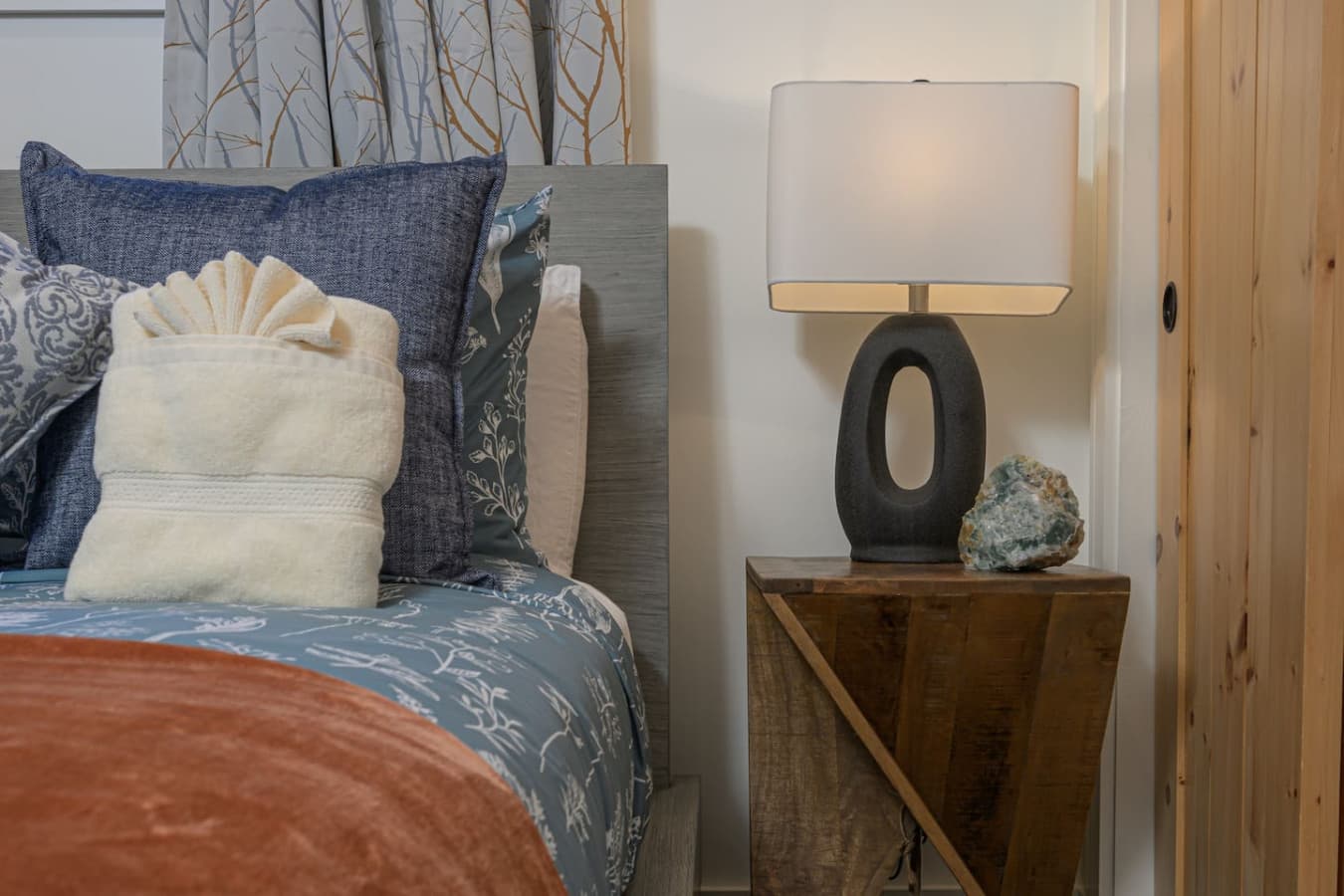 Soft lighting, crisp linens, and a calm, welcoming feel make this room especially easy to love. After a full day of adventure, it’s the perfect place to unwind, stretch out, and sink into a restful night’s sleep.