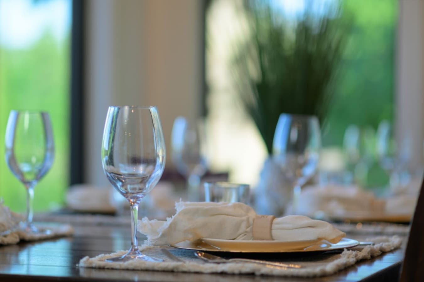 Who are you inviting to dinner?