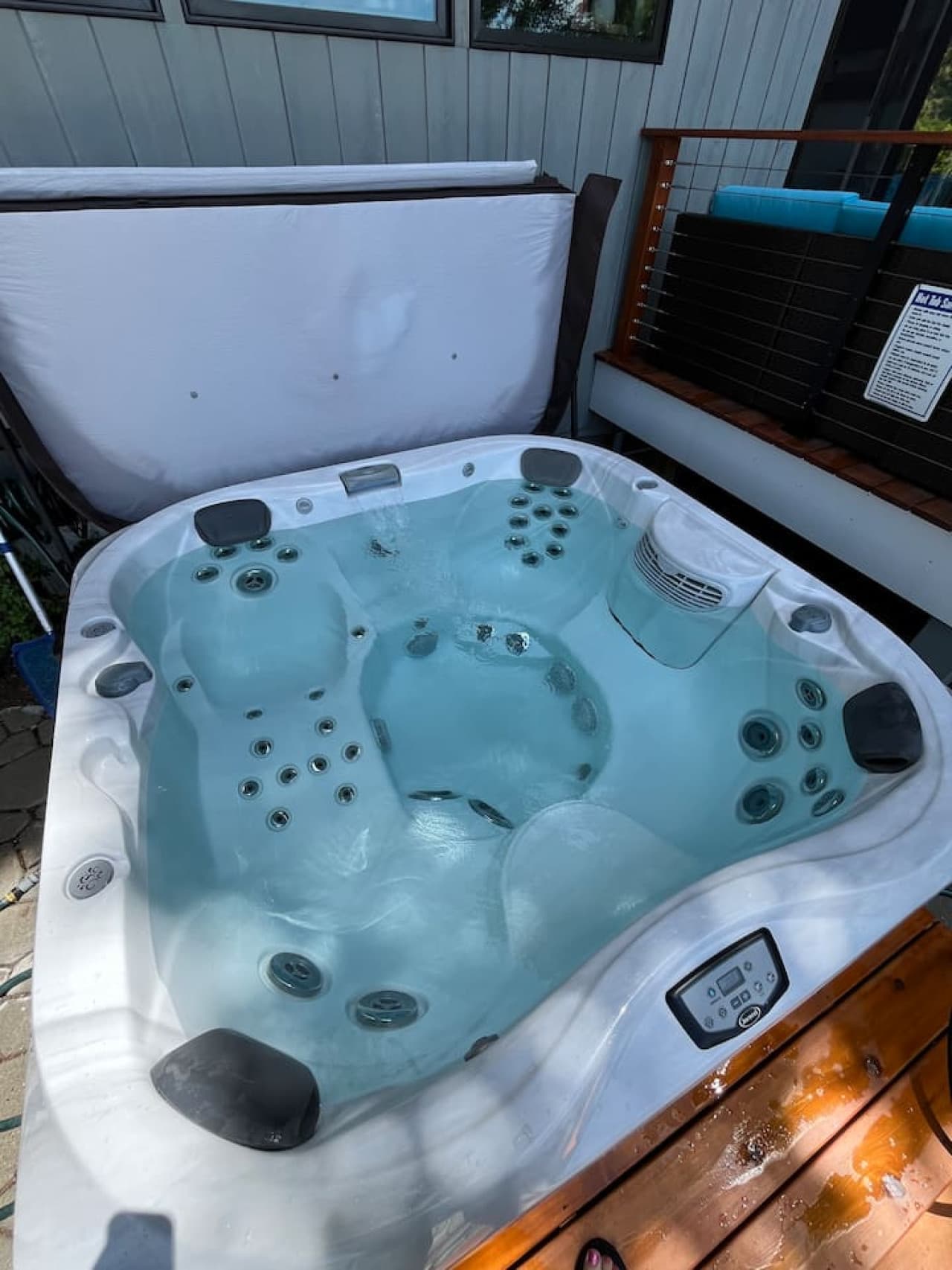 Designed for comfort, the hot tub features one lounge seat and deep seating for 3 more adults. For safety, guests under 18 should never be left unsupervised.