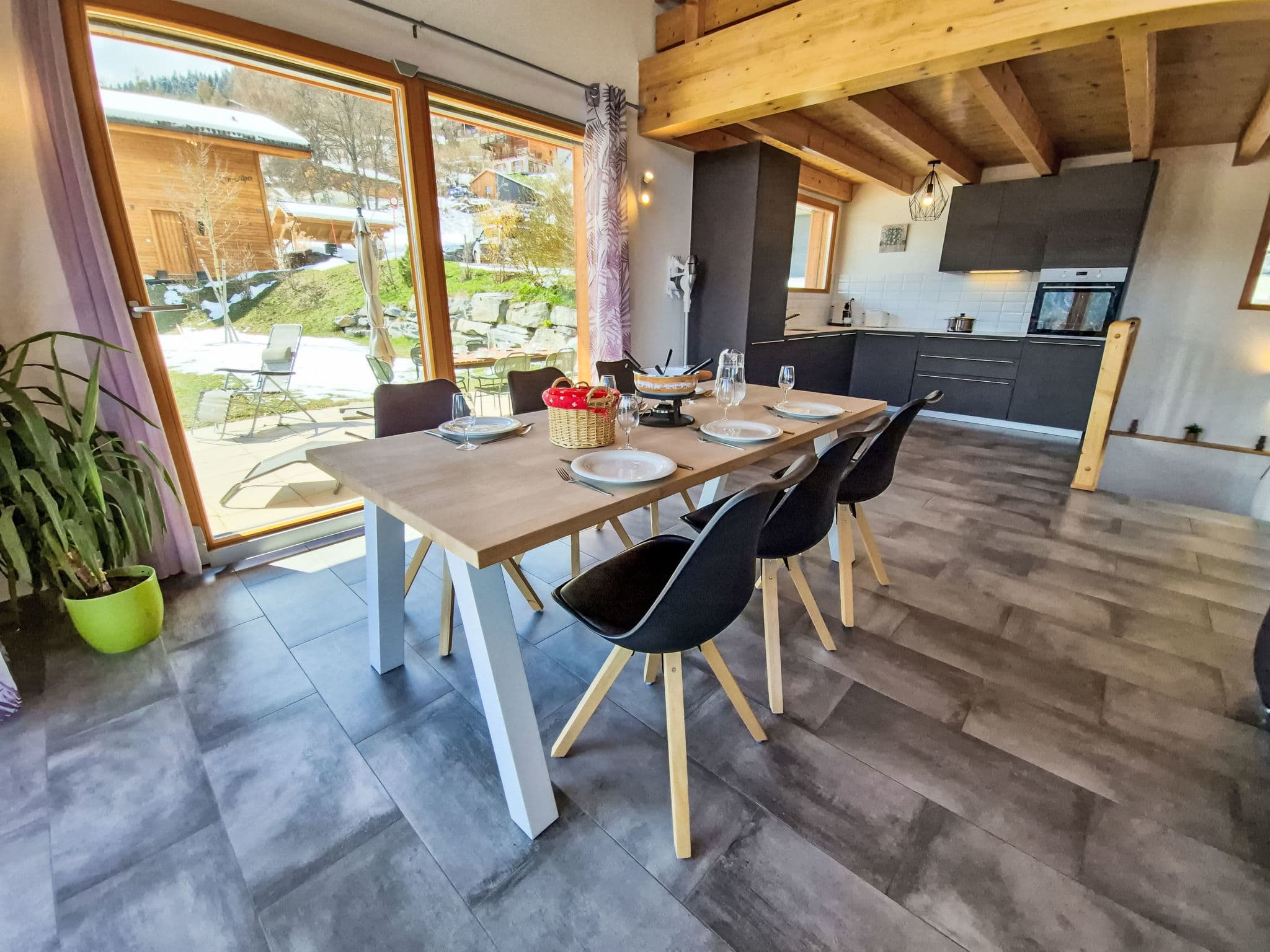 Kitchen / Dining Room