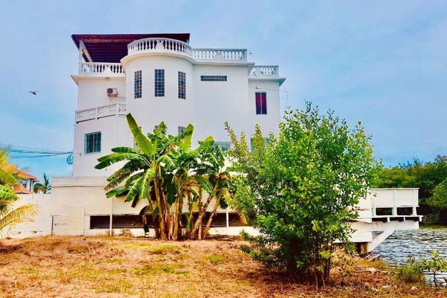 Book your stay in this beautiful 2-bedoom Sea View apartment located within this stylish Sea View Waterside villa overlooking the breathtaking Caribbean Sea!