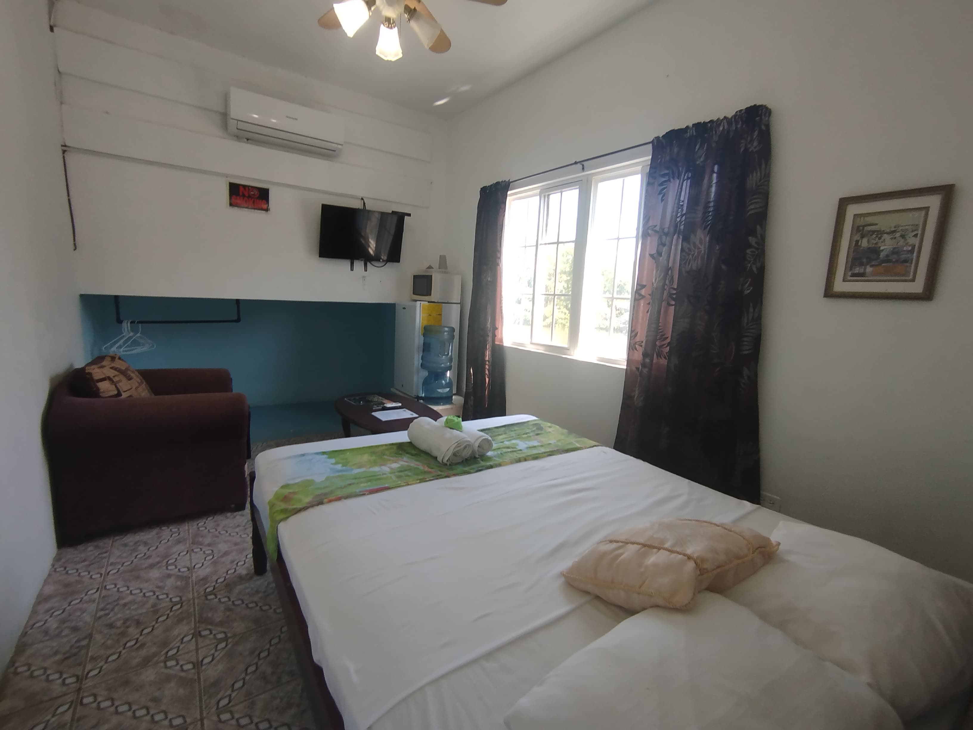 queen bed with sofa