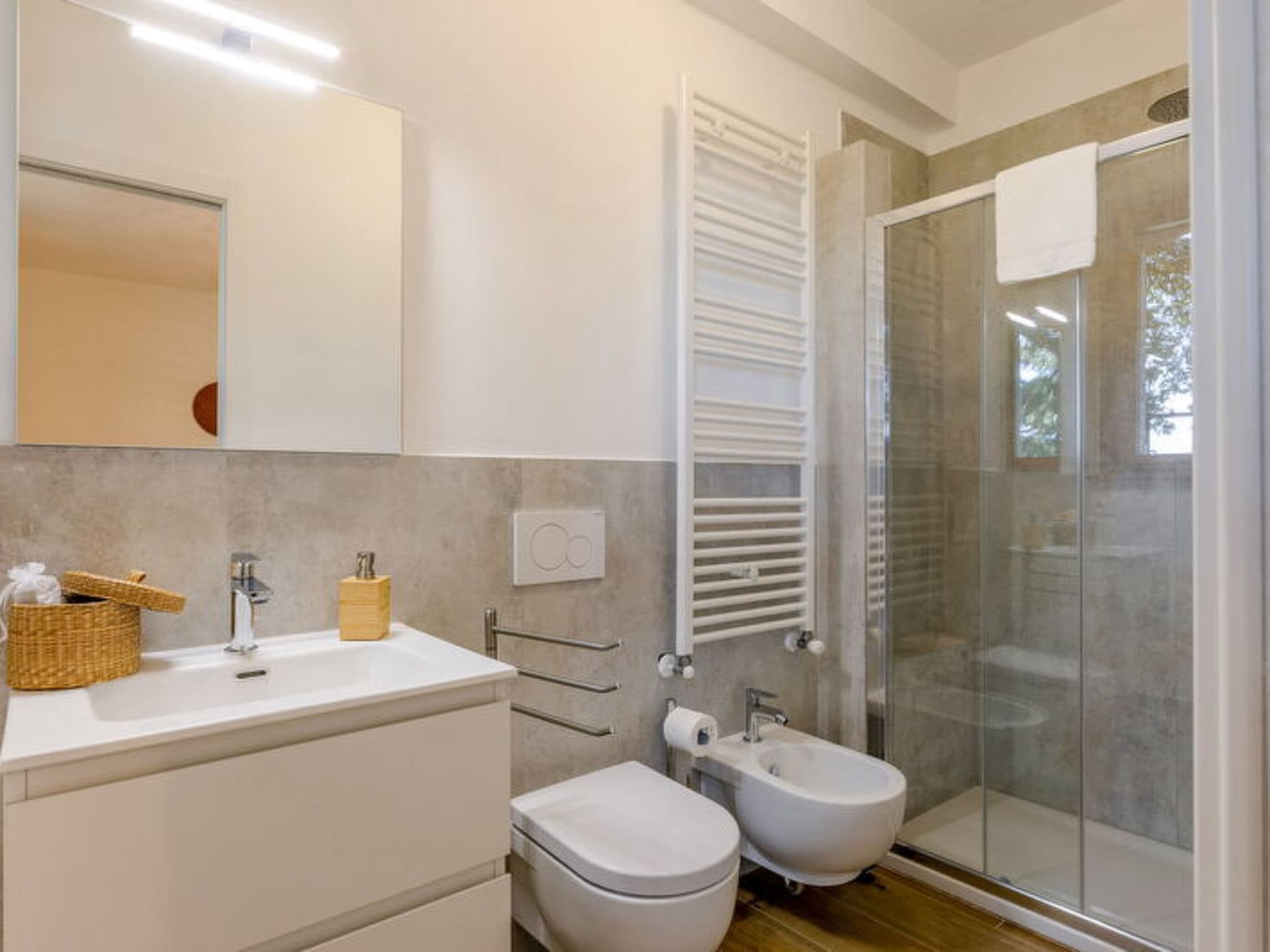 Gallery Image 21