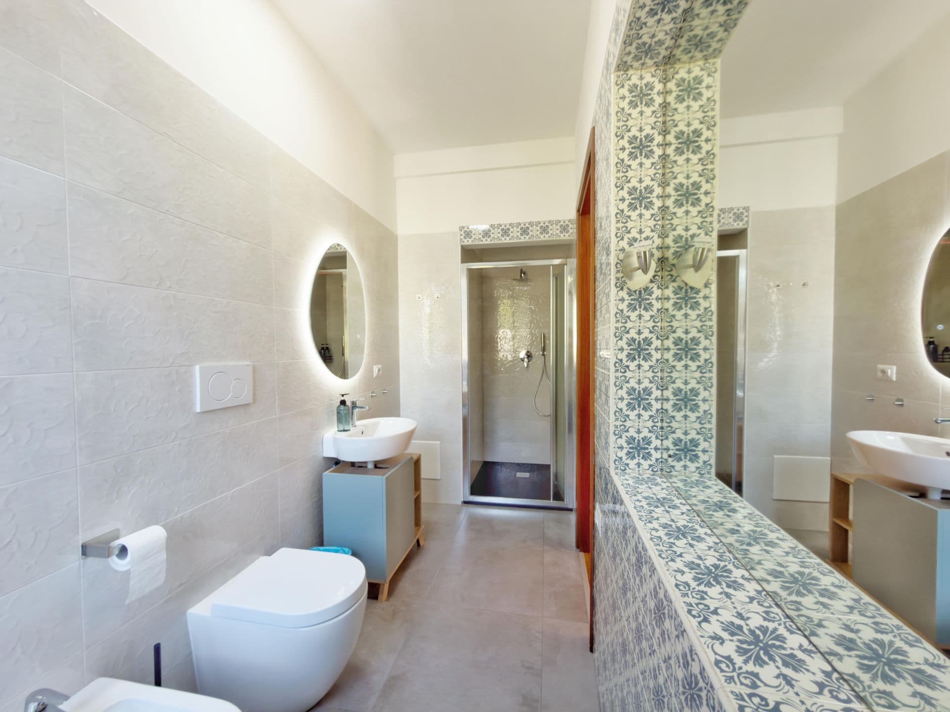 Badezimmer Rubino Seeblick Villa Angelina Lago Maggiore