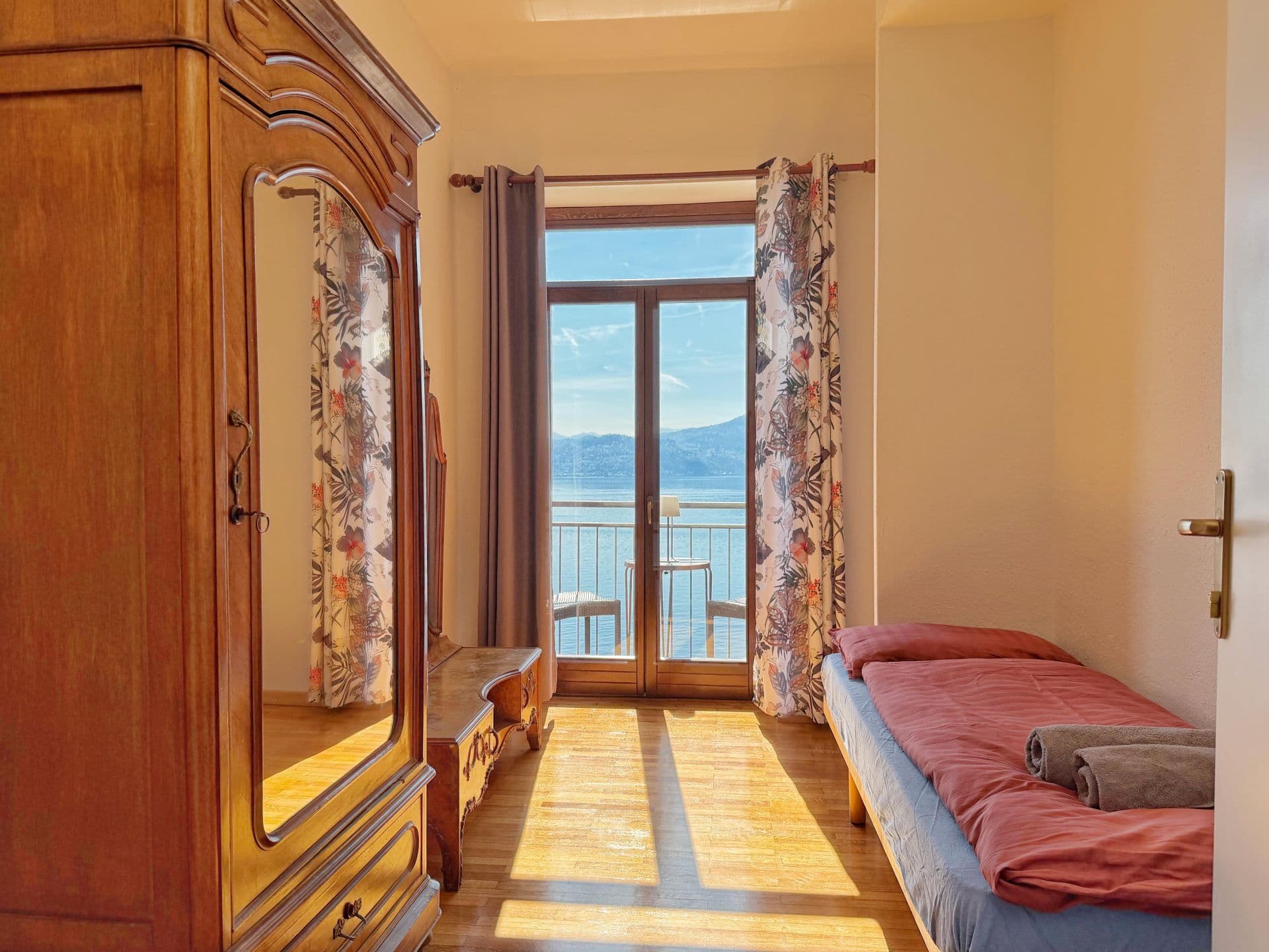 Zimmer Rubino Seeblick Balkon Villa Angelina Lago Maggiore