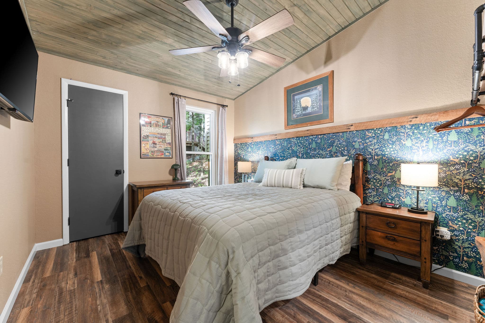 Queen bedroom 1