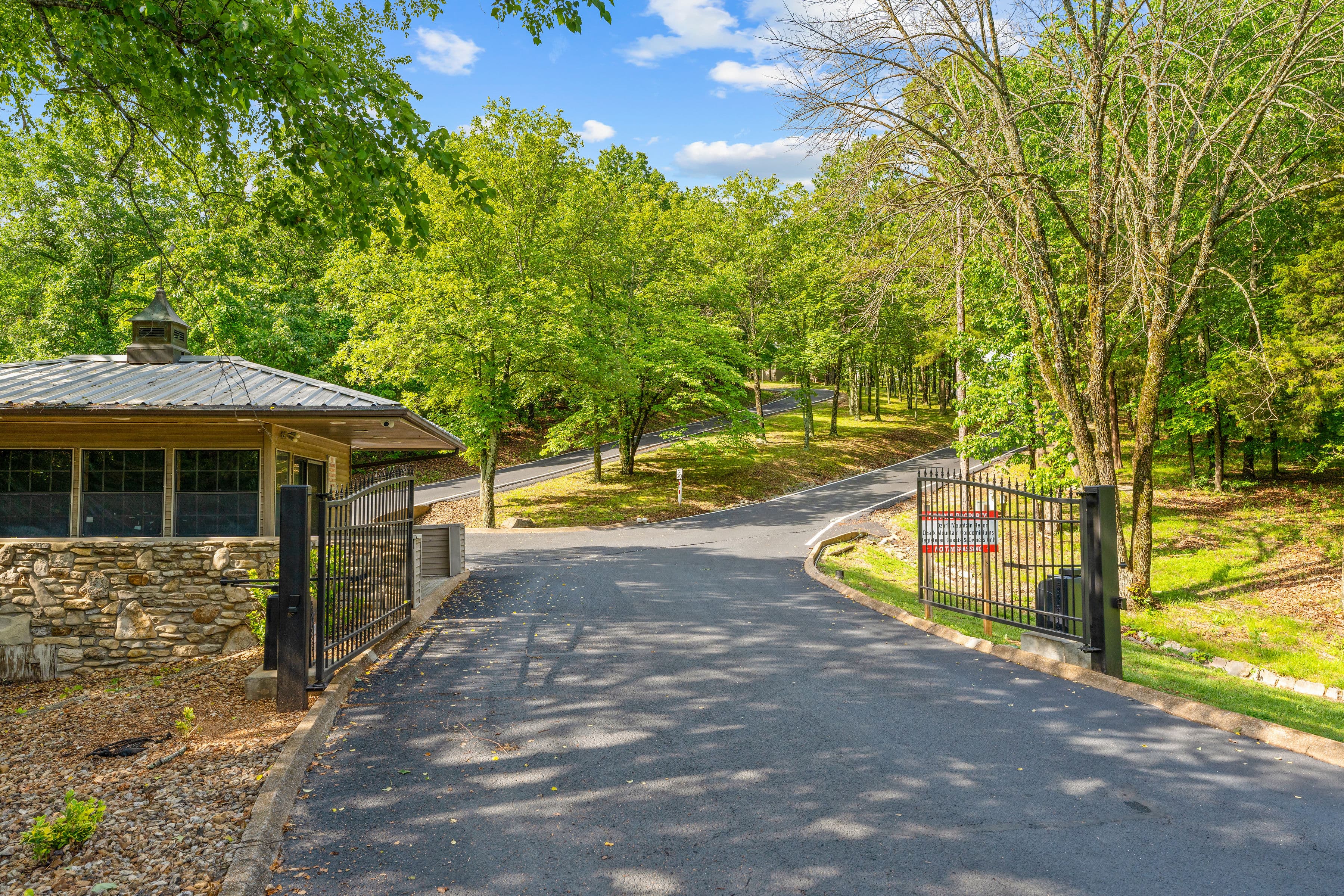 Ozark Mountain Resort entrance