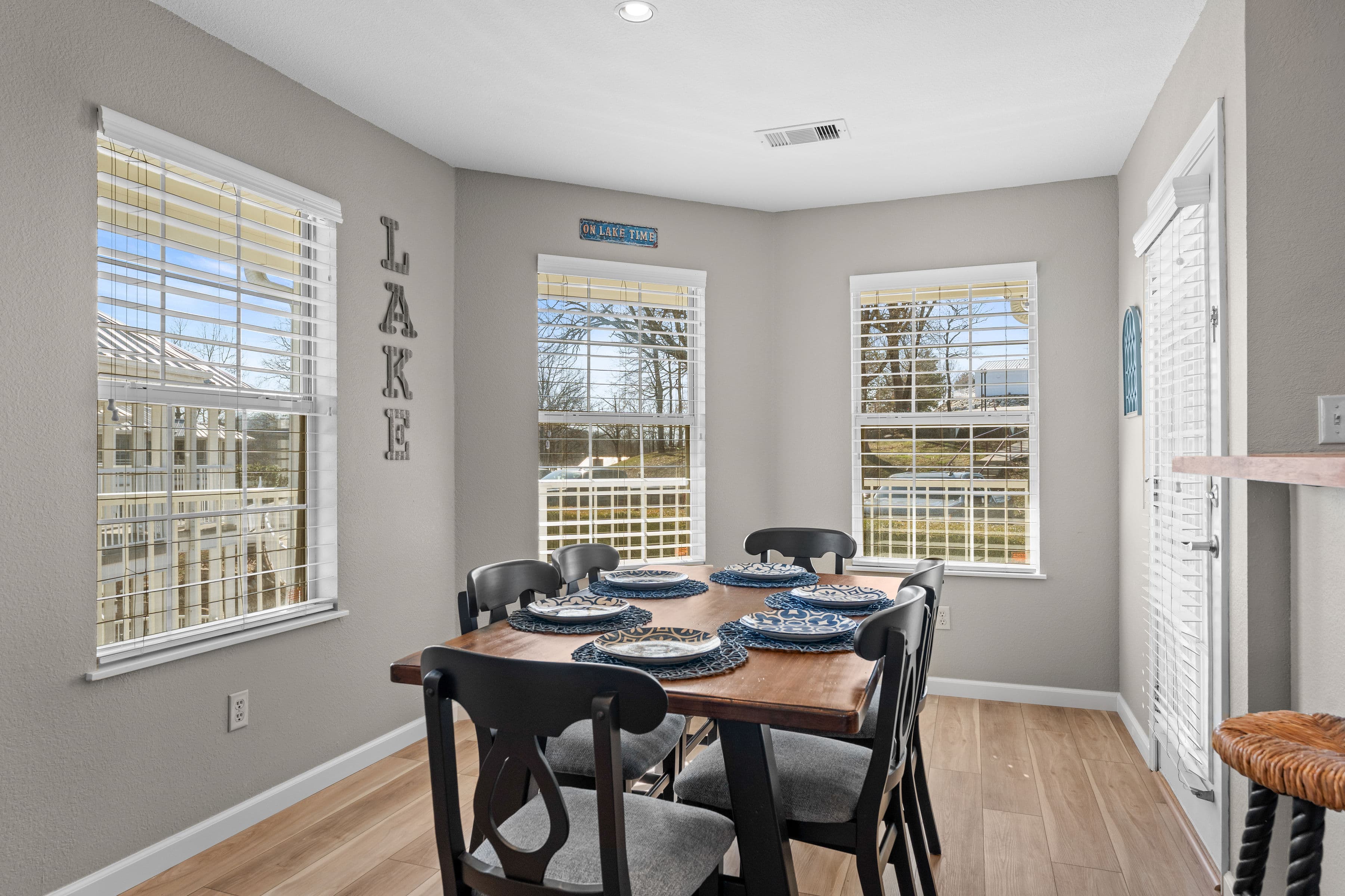 Dining Area for 6