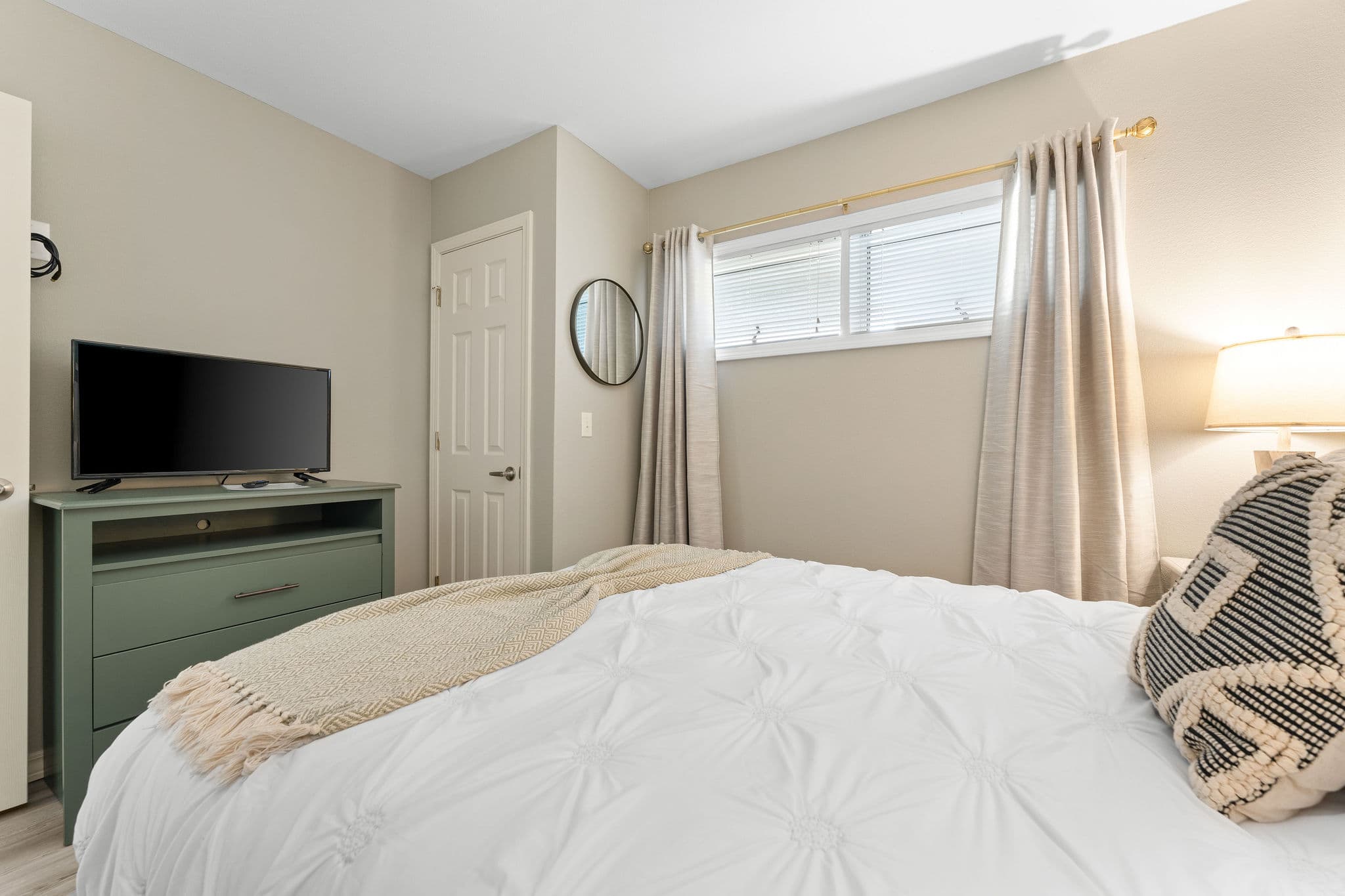 Queen bedroom