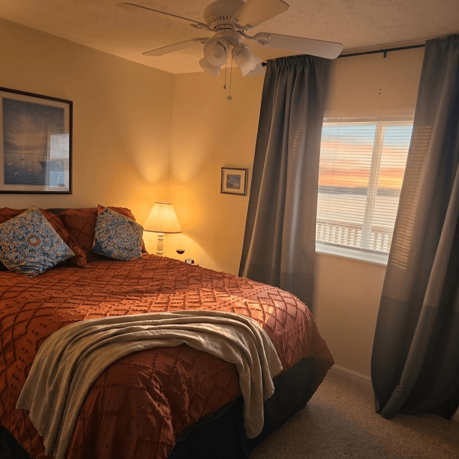 Queen bedroom